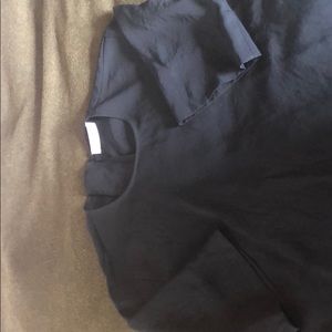 Everlane Japanese go-weave short sleeve shirt.